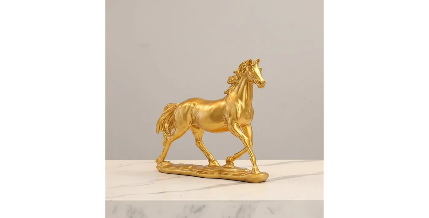 Sculpture cheval trophée résine métallisée socle cristal noir pour cérémonie