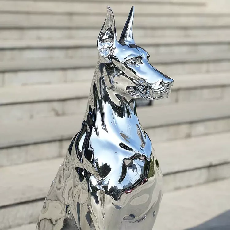 Sculpture chien doberman décorative pour hôtel et espace professionnel
